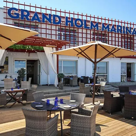 Grand Holm Marina Kapteni