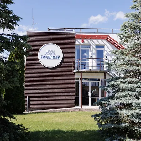 Grand Holm Marina Kapteni Apartment