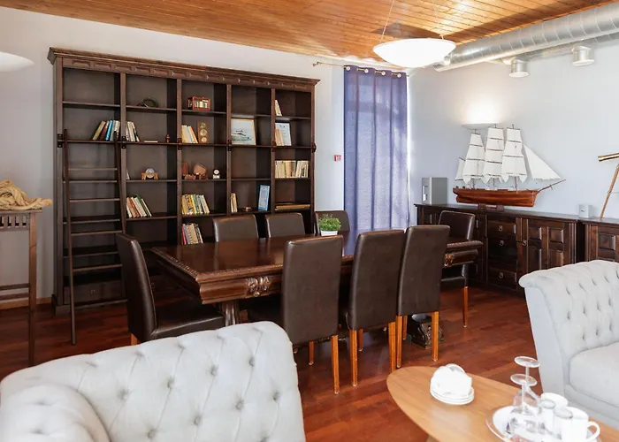 Grand Holm Marina Kapteni