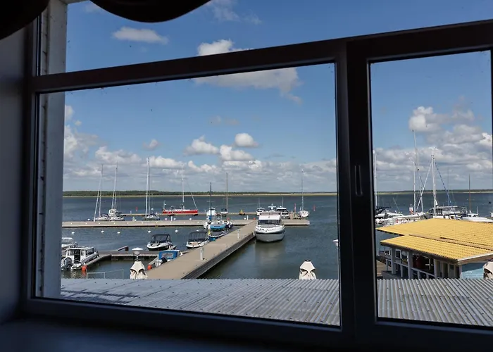 Grand Holm Marina Kapteni 公寓